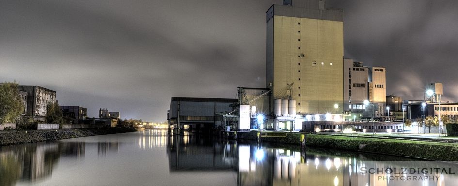 HDR Nachtaufnahme Stadthafen Gelsenkirchen