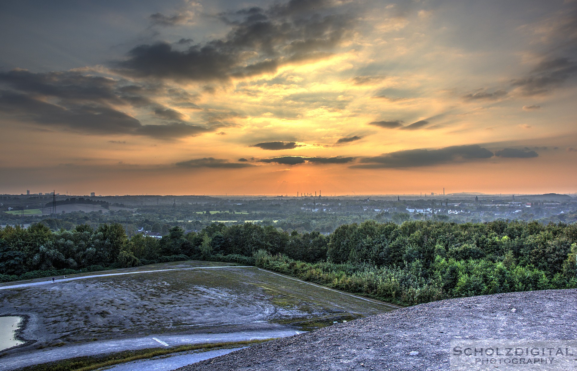 HDR Bild / Aufnahme Abenddämmerung Halde Rheinelbe