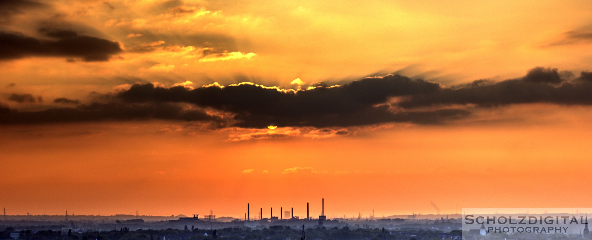 HDR Bild / Aufnahme Abenddämmerung Kokerei