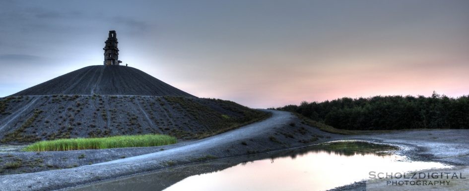 HDR Bild / Aufnahme Abenddämmerung an der Halde Rheinelbe