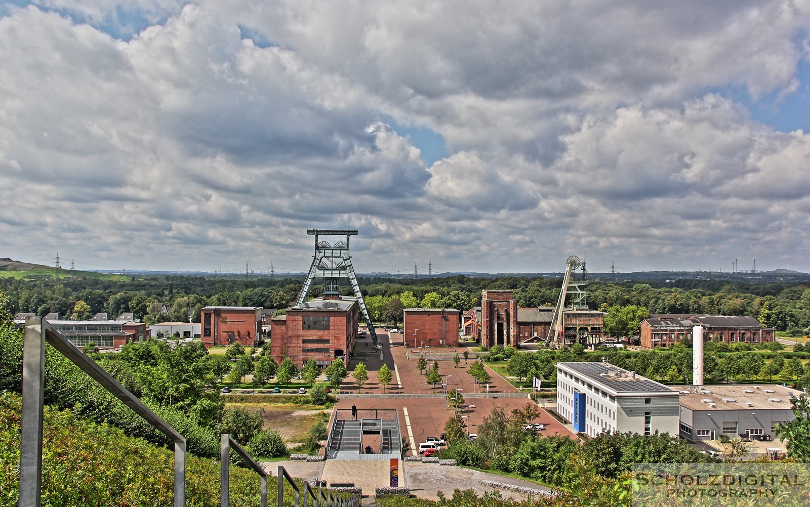 HDR Bild / Aufnahme Blick von der Halde auf das ehemalige Steinkohlebergwerk
