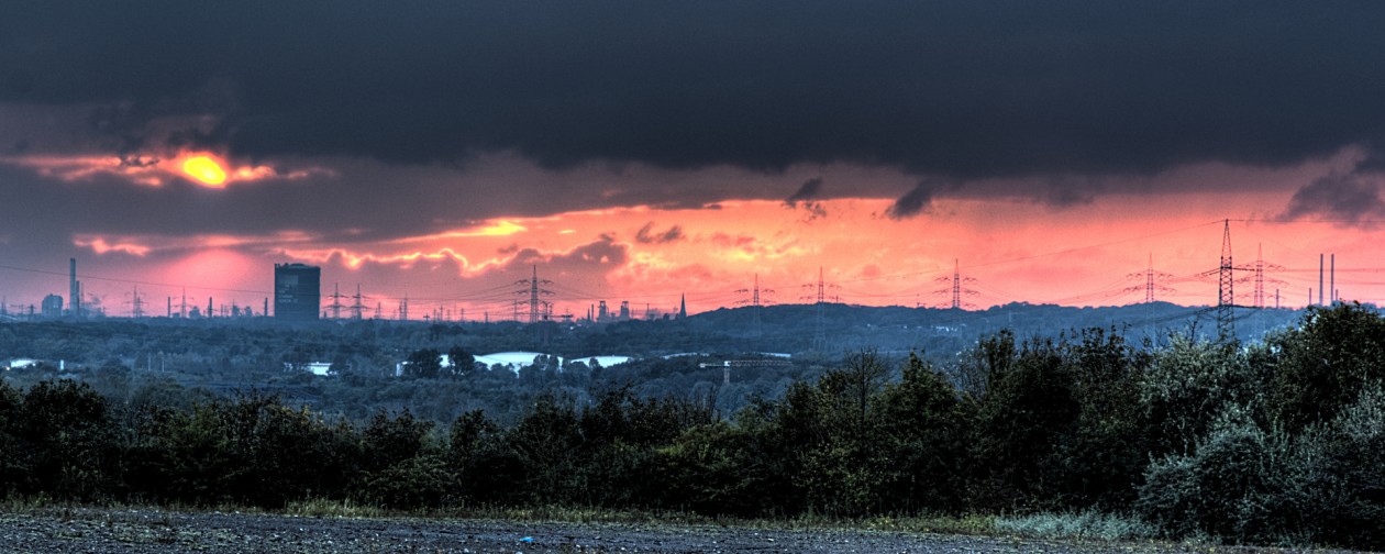 HDR Aufnahme Sonnenuntergang Gasometer Oberhausen