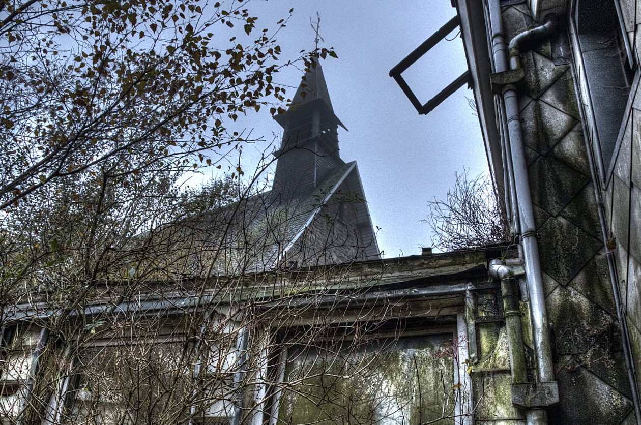 HDR Abandoned Kirche Agnus Dei