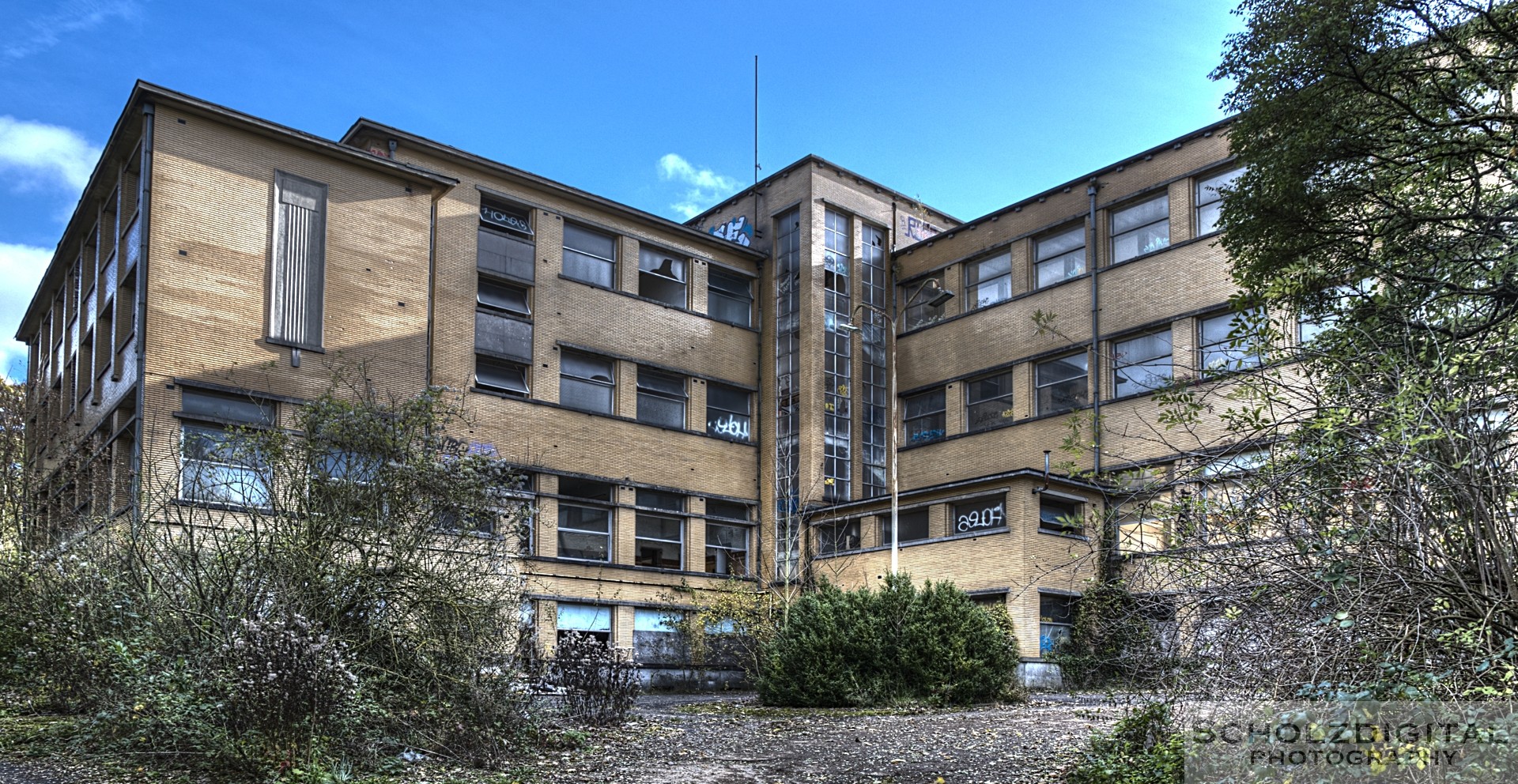 HDR Decay Urban Hospital