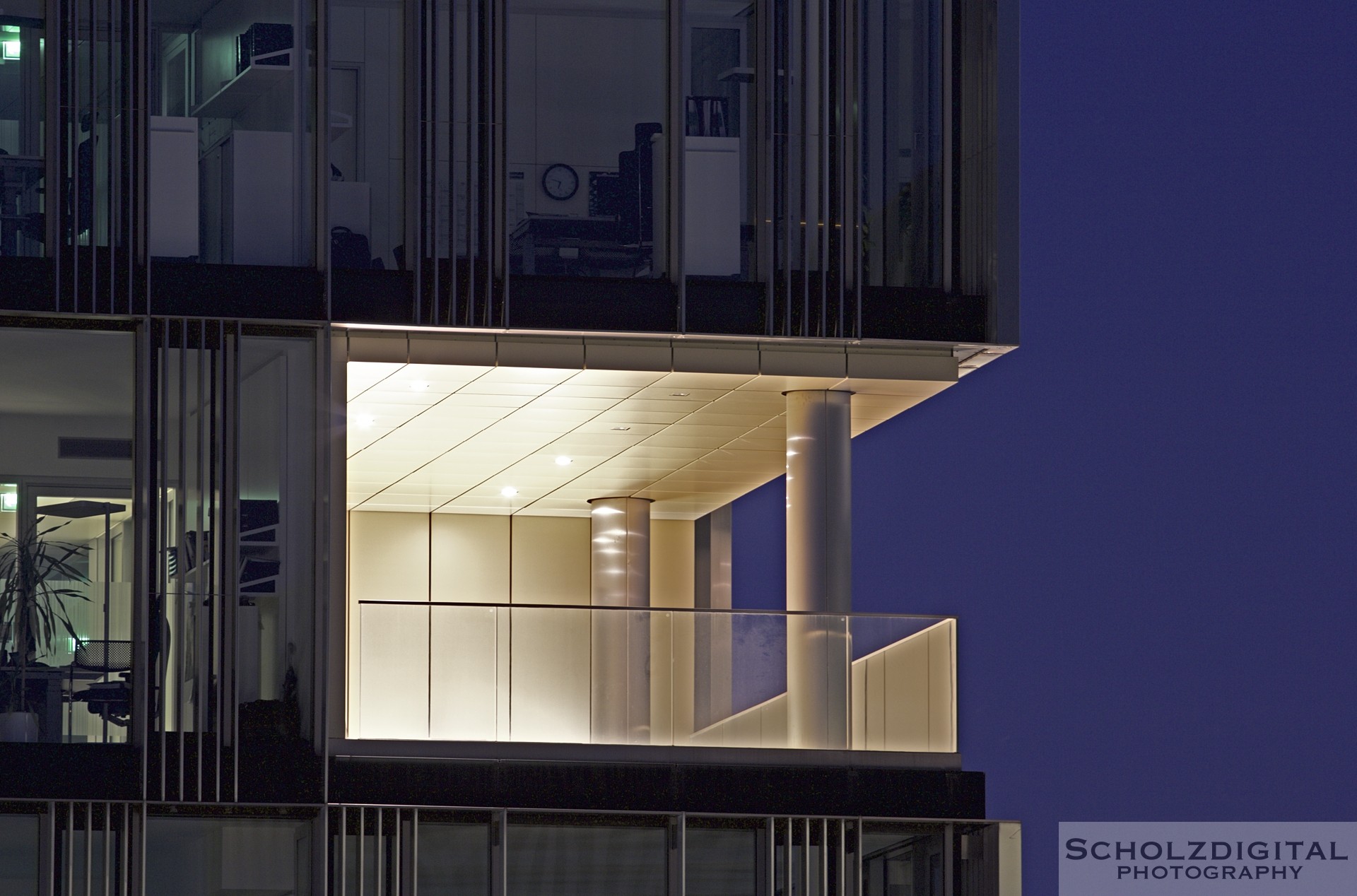 Nachtaufnahme im ThyssenKrupp Quartier in Essen