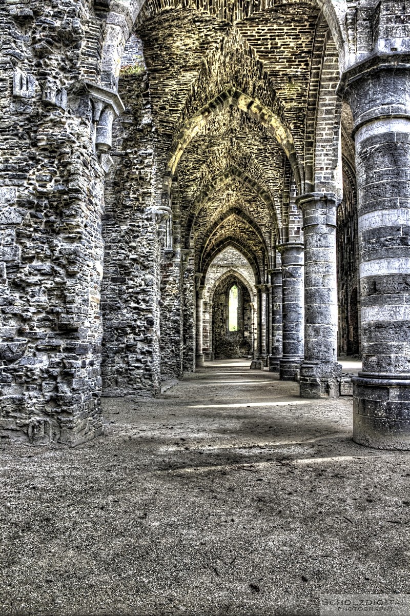 Ruine eines belgischen Klosters