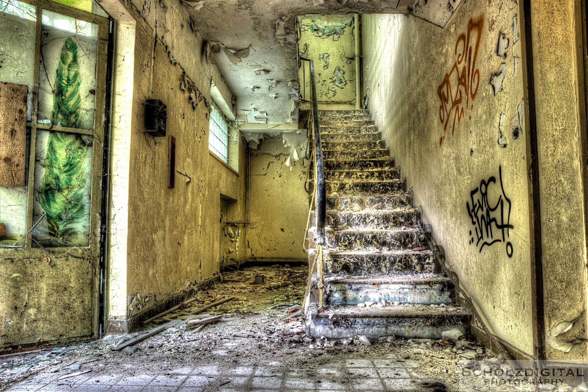 Treppe in einer verlassenen Kaserne