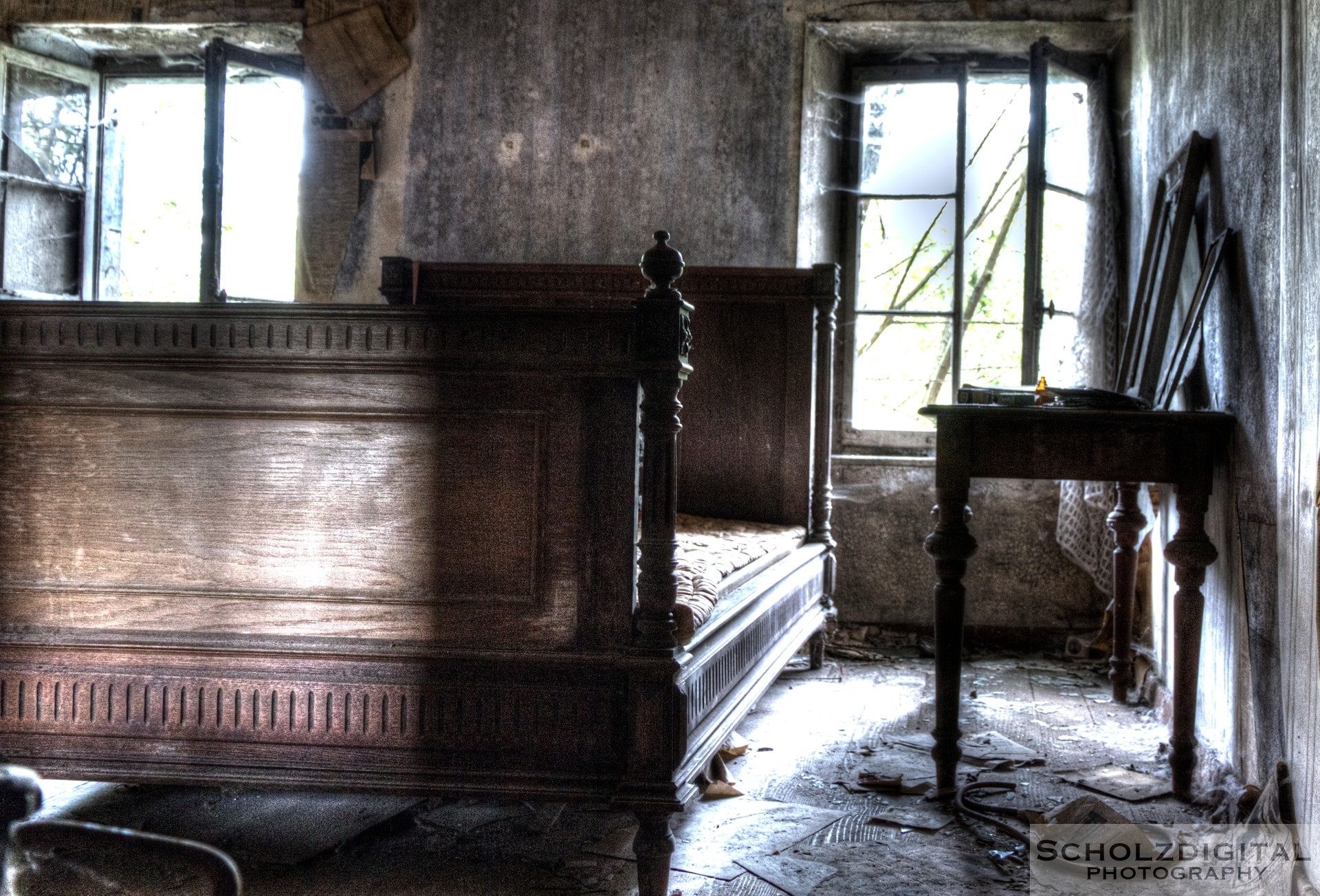 Schlafzimmer in einer verlassenen Mühle