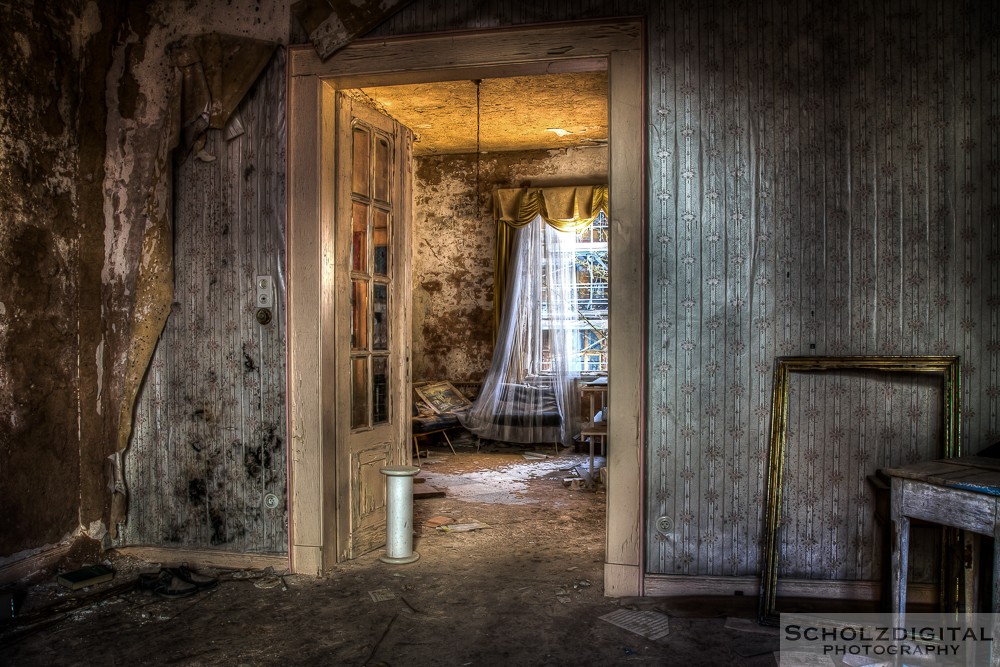 Urologen Villa Dr. Pain - Dr. Anna Urbex HDR