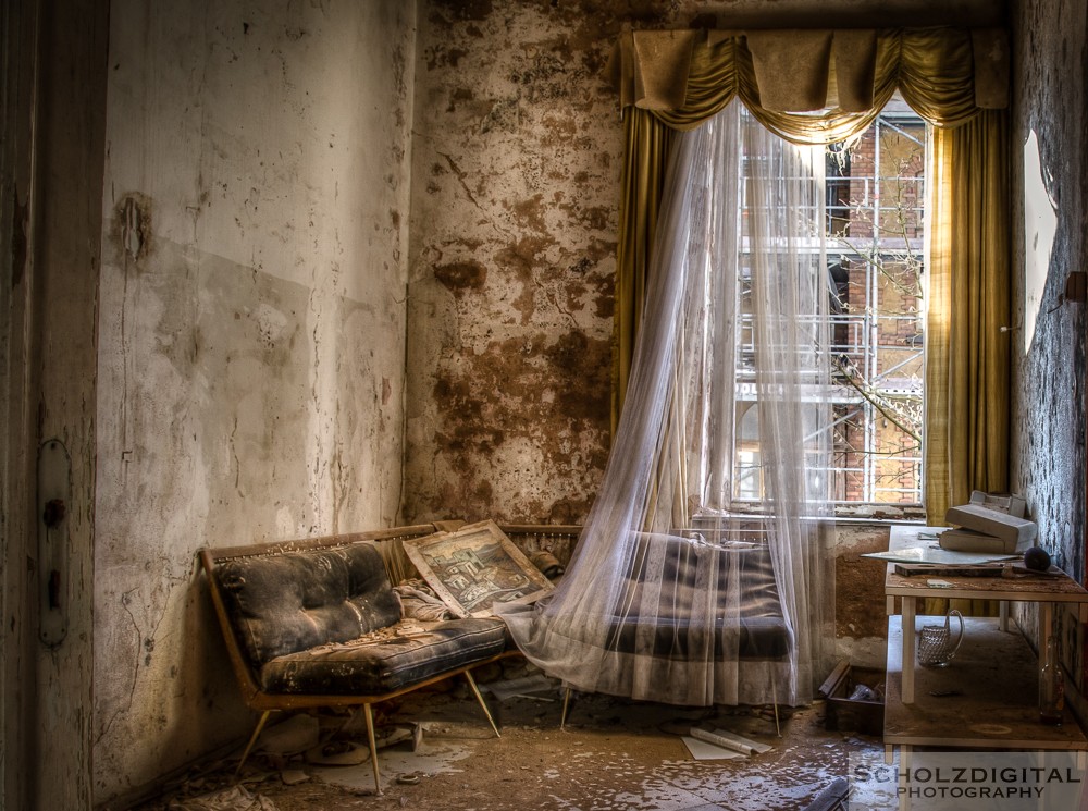 Urologen Villa Dr. Pain - Dr. Anna Urbex HDR