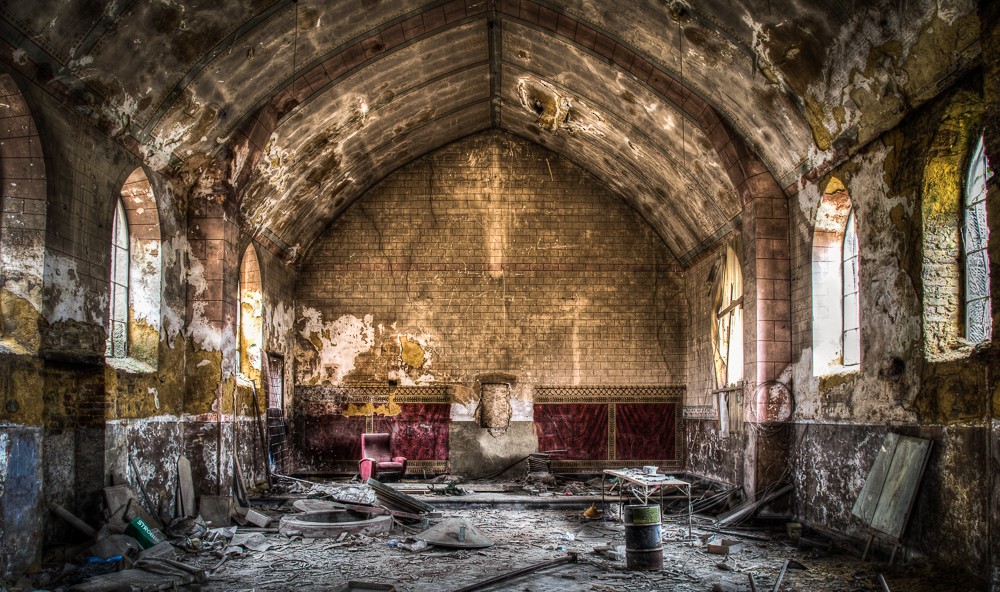 Dust Church HDR Lost place