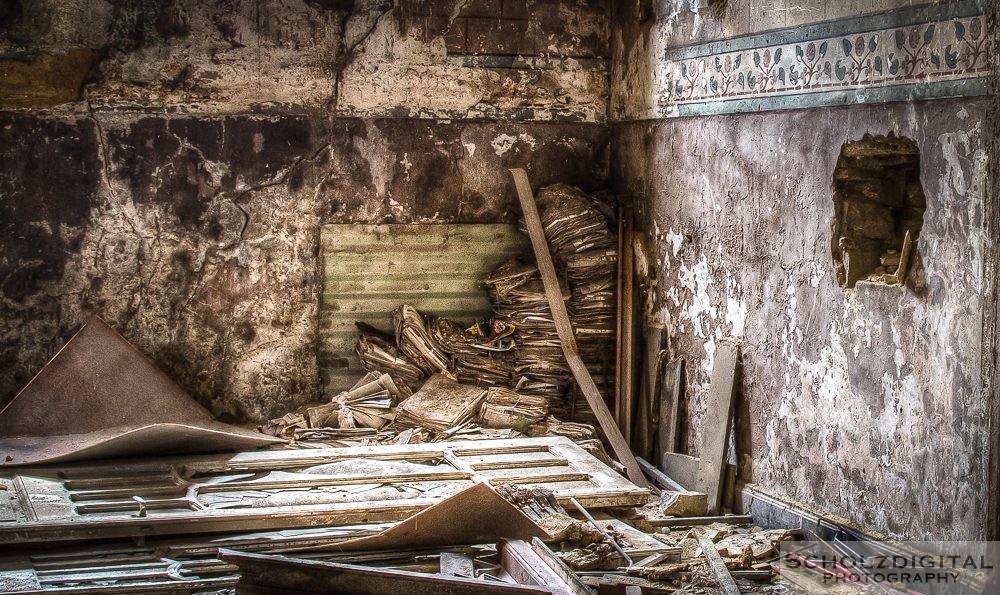 Dust Church HDR Lost place