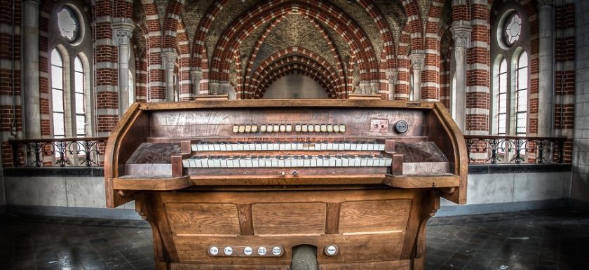 Entwidmete Kirchen wie die Klosterkirche Monastere Mont G sind vielerorts zu finden. Der vor knapp hundert Jahren errichtete Gebäudekomplex