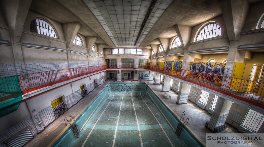 Piscine S - Stadtbad - urges -lost place