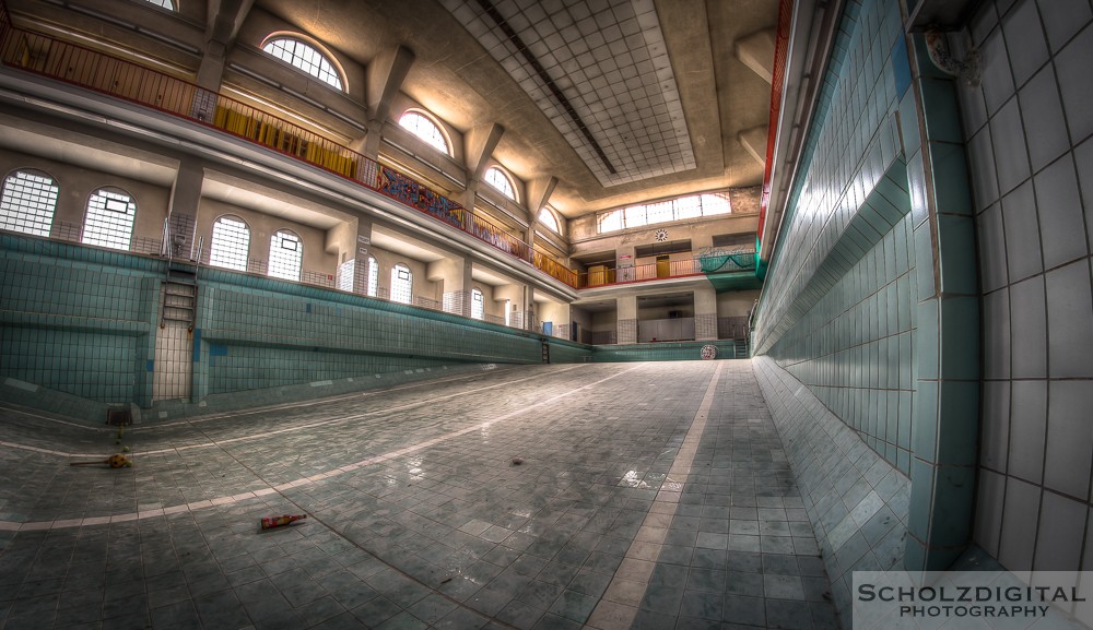 Piscine S - Stadtbad - urges -lost place