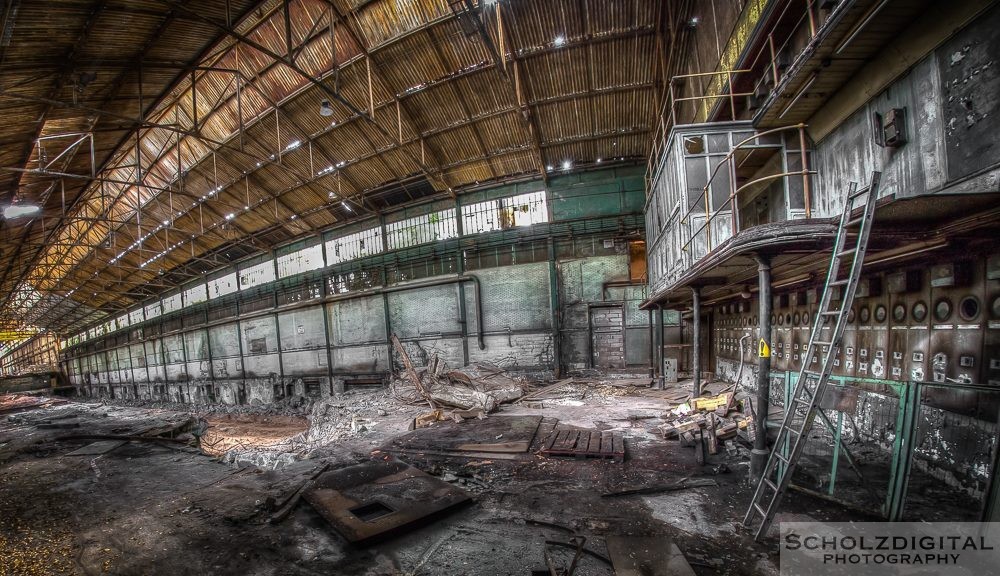 Urbex - Lost Place -HDR -Mold Bureau