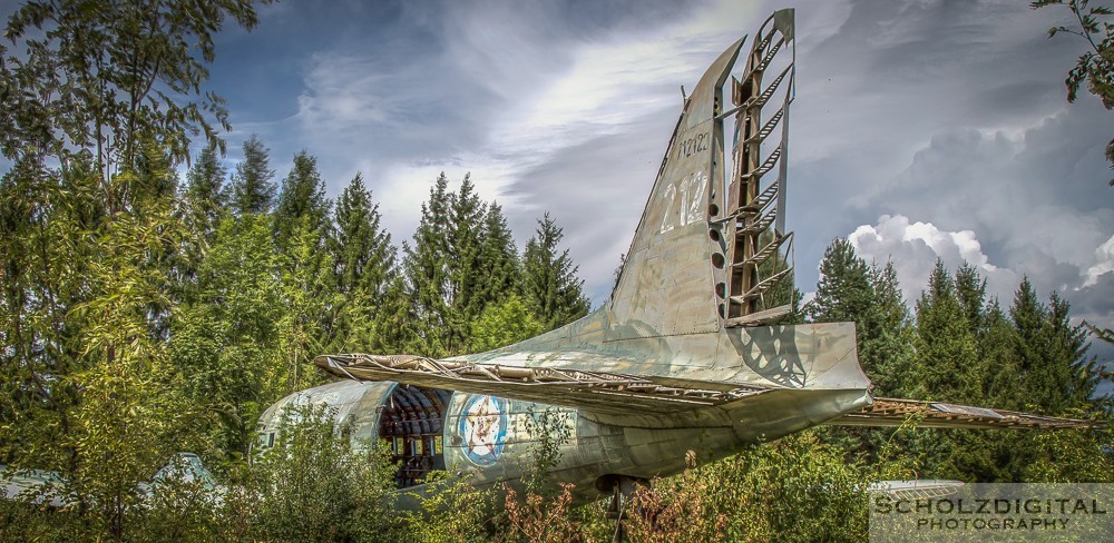 Abandoned Airplane - verlassenes Flugzeug Lost Place Urbex