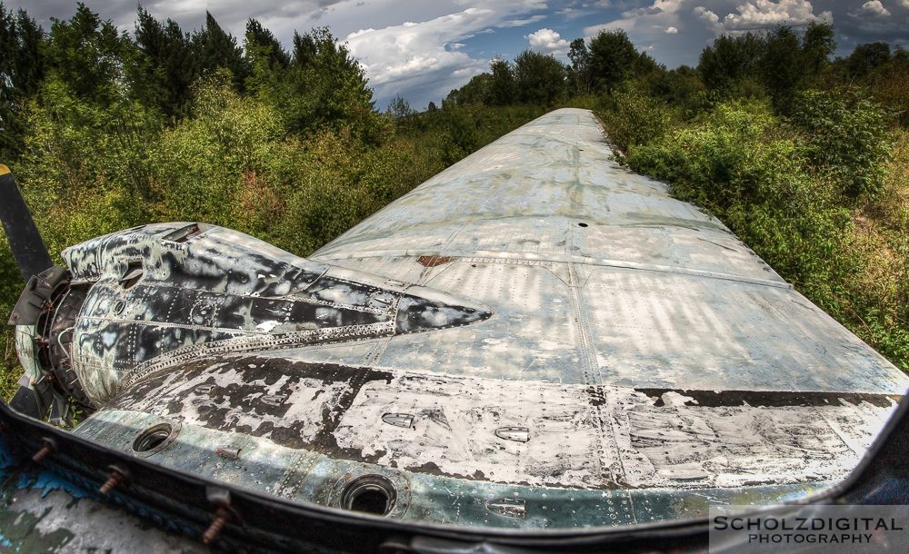 Abandoned Airplane - verlassenes Flugzeug Lost Place Urbex