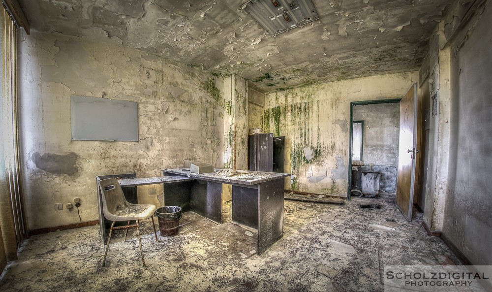 Green Hospital - Urbex Italy - Lost Place Colonia