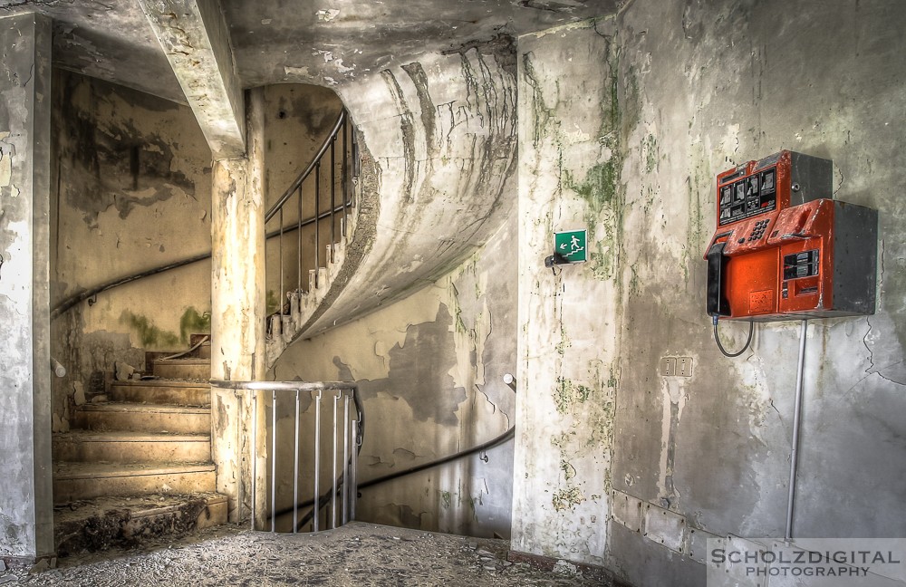 Green Hospital - Urbex Italy - Lost Place Colonia