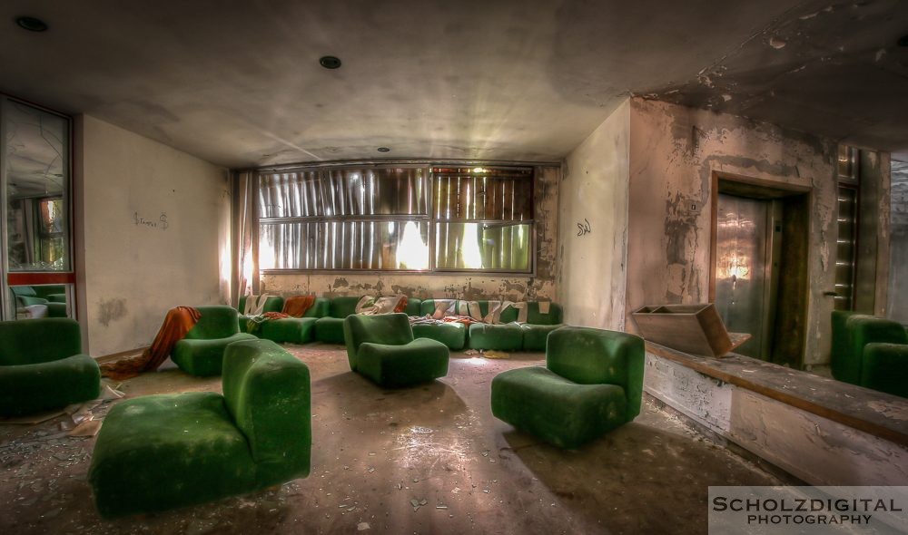 Green Hospital - Urbex Italy - Lost Place Colonia