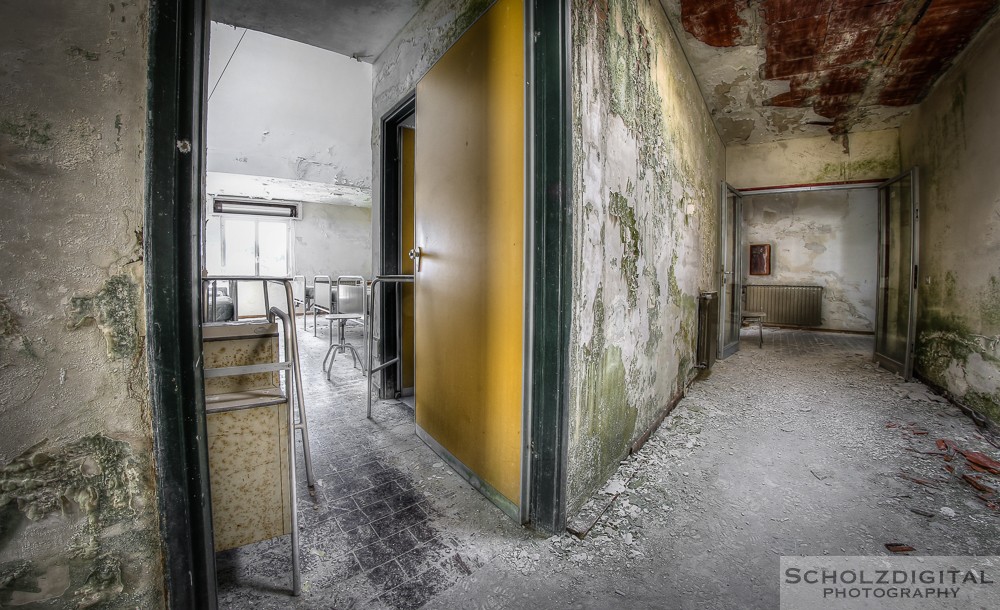 Green Hospital - Urbex Italy - Lost Place Colonia