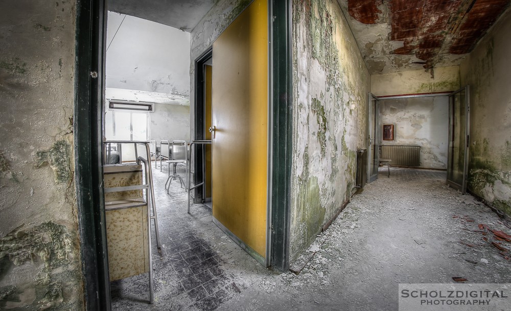 Green Hospital - Urbex Italy - Lost Place Colonia