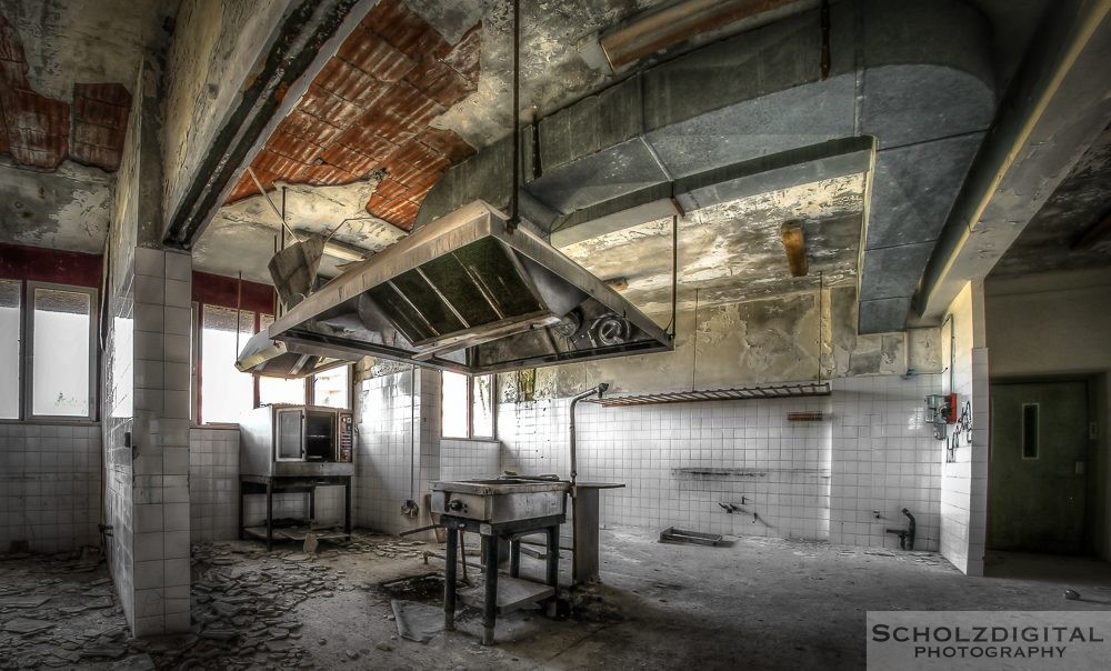 Green Hospital - Urbex Italy - Lost Place Colonia