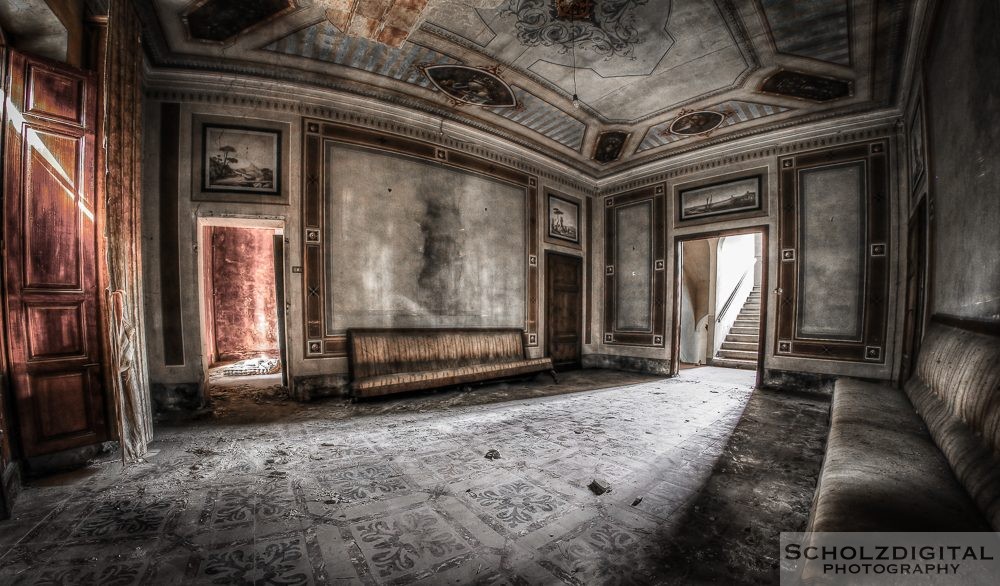 Villa EB - Urbex Italy - Lost Place