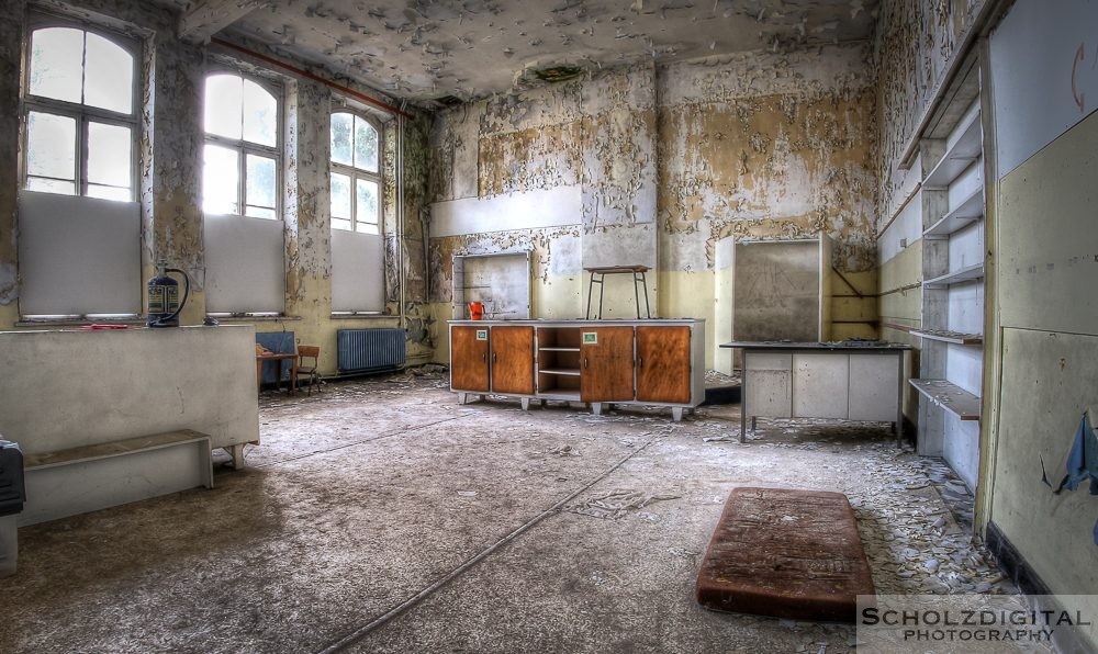 School of decay - verlassene Schule