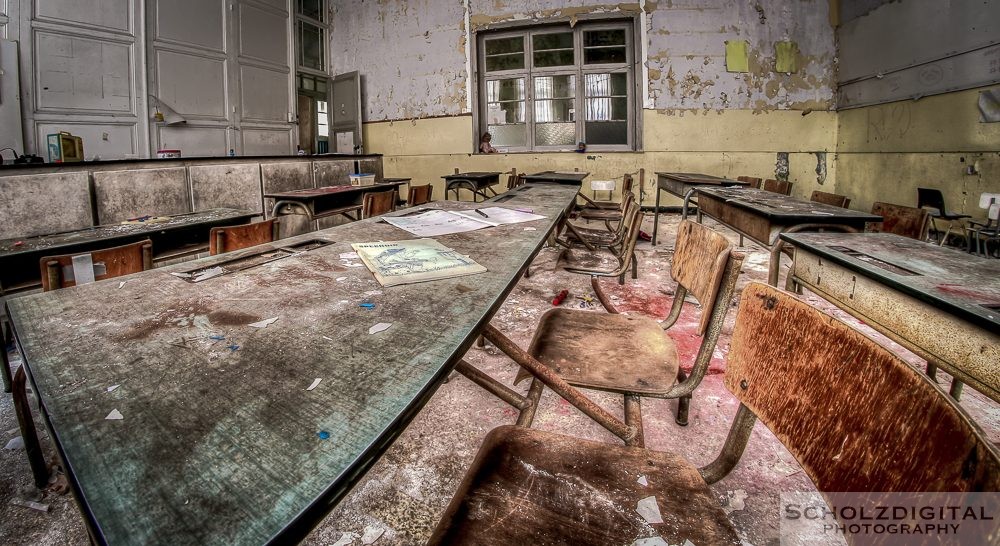 School of decay - verlassene Schule