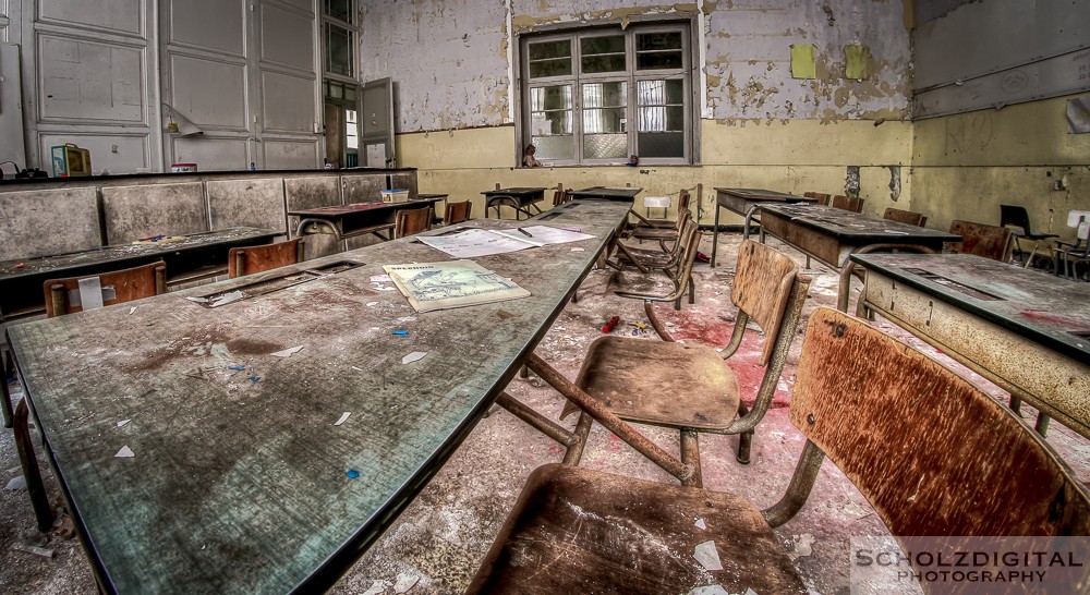 School of decay - verlassene Schule