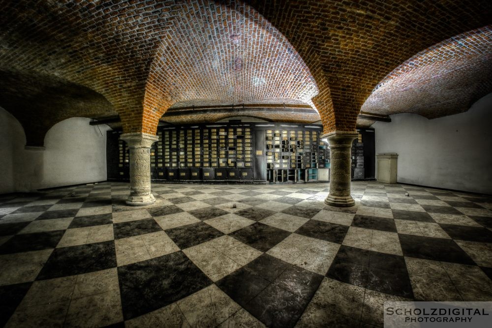 Bank Job - Hogwarts - urban - lost Place - verlassen - urbex Belgien