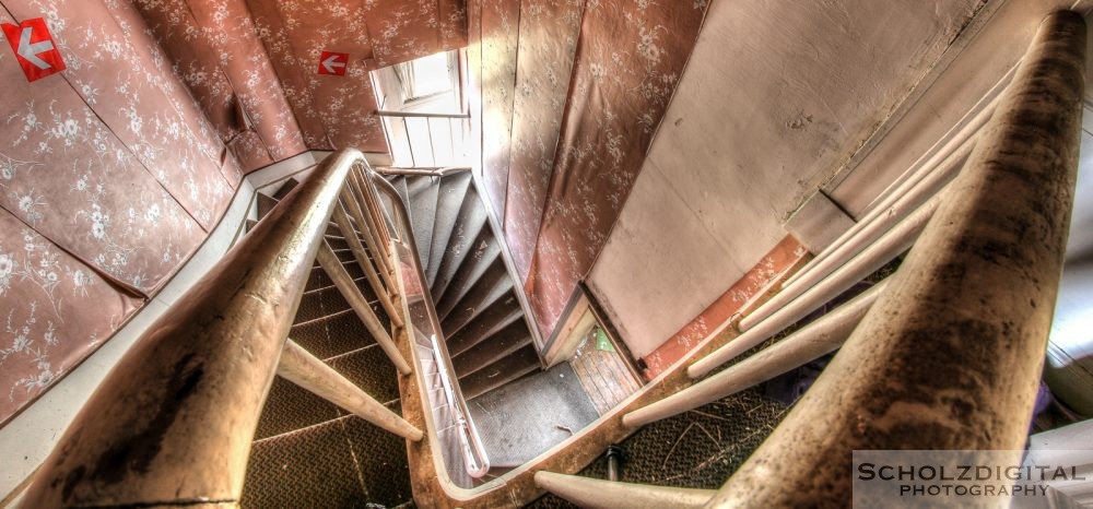 Chateau Cinderella Lost Place Abandoned Belgium Belgien verlassenes Schloss Urbex