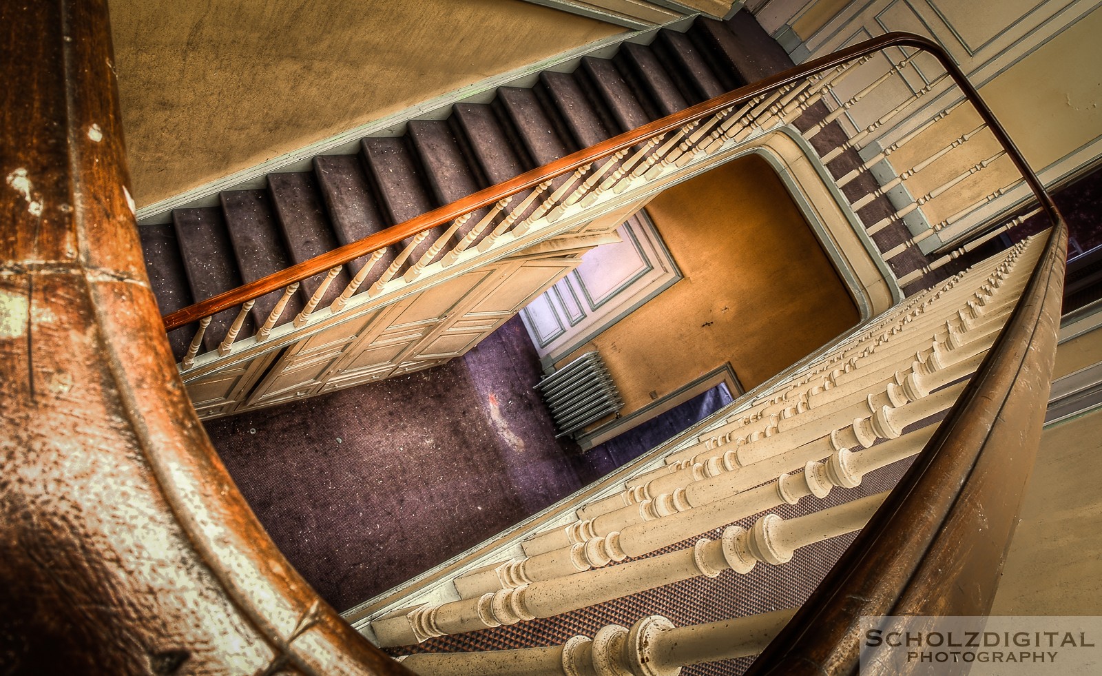 Chateau Cinderella Lost Place Abandoned Belgium Belgien verlassenes Schloss Urbex