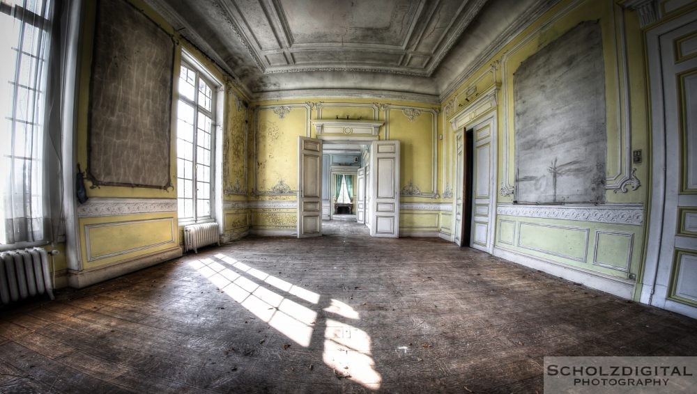 Chateau Cinderella Lost Place Abandoned Belgium Belgien verlassenes Schloss Urbex
