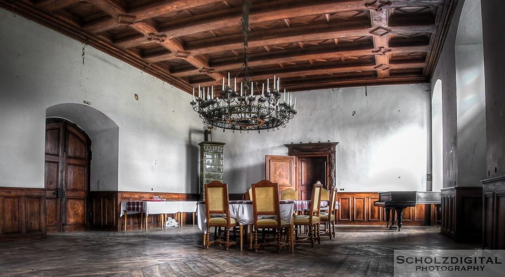 Ecole du chateau - Lost Place - urbex -verlassenes Schloss - abandoned HDR