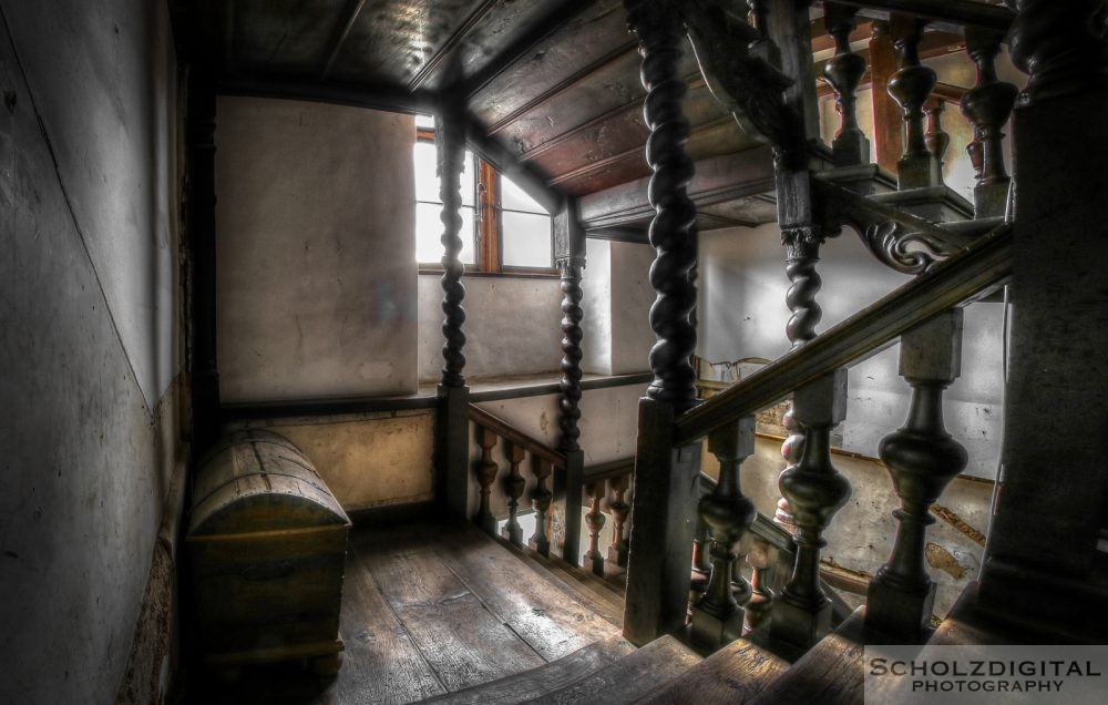 Ecole du chateau - Lost Place - urbex -verlassenes Schloss - abandoned HDR