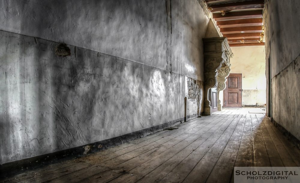 Ecole du chateau - Lost Place - urbex -verlassenes Schloss - abandoned HDR