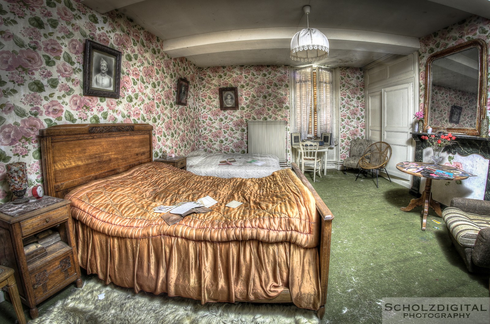 Ferme a la rose - Urbex - Lost Place - Frankreich