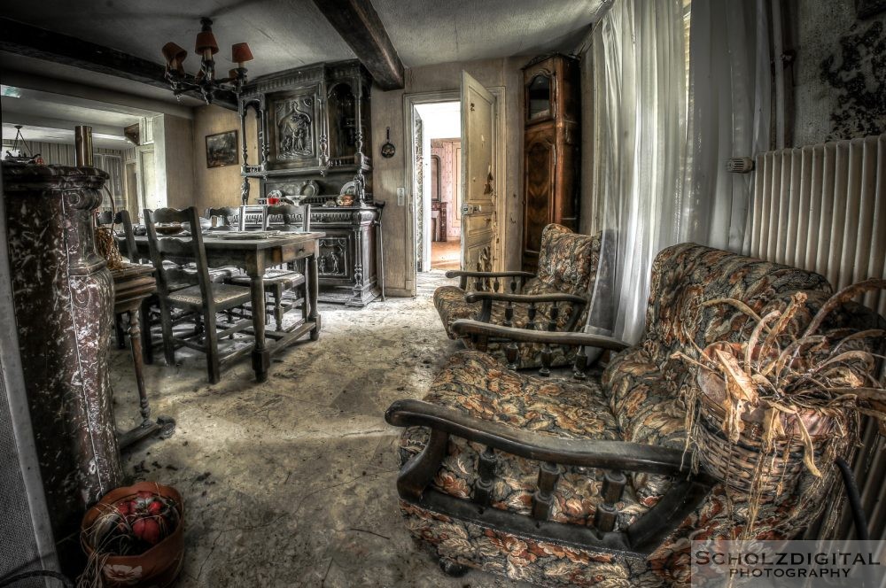 Ferme a la rose - Urbex - Lost Place - Frankreich