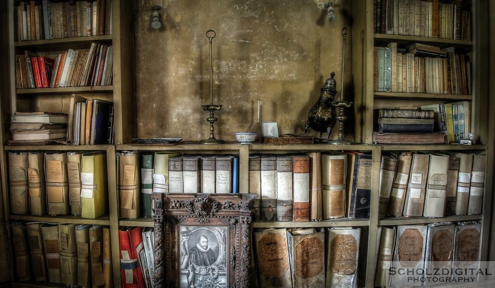 Urbex Lost Place Frankreich Blue Castle Chateau des livres fotorunner abandoned