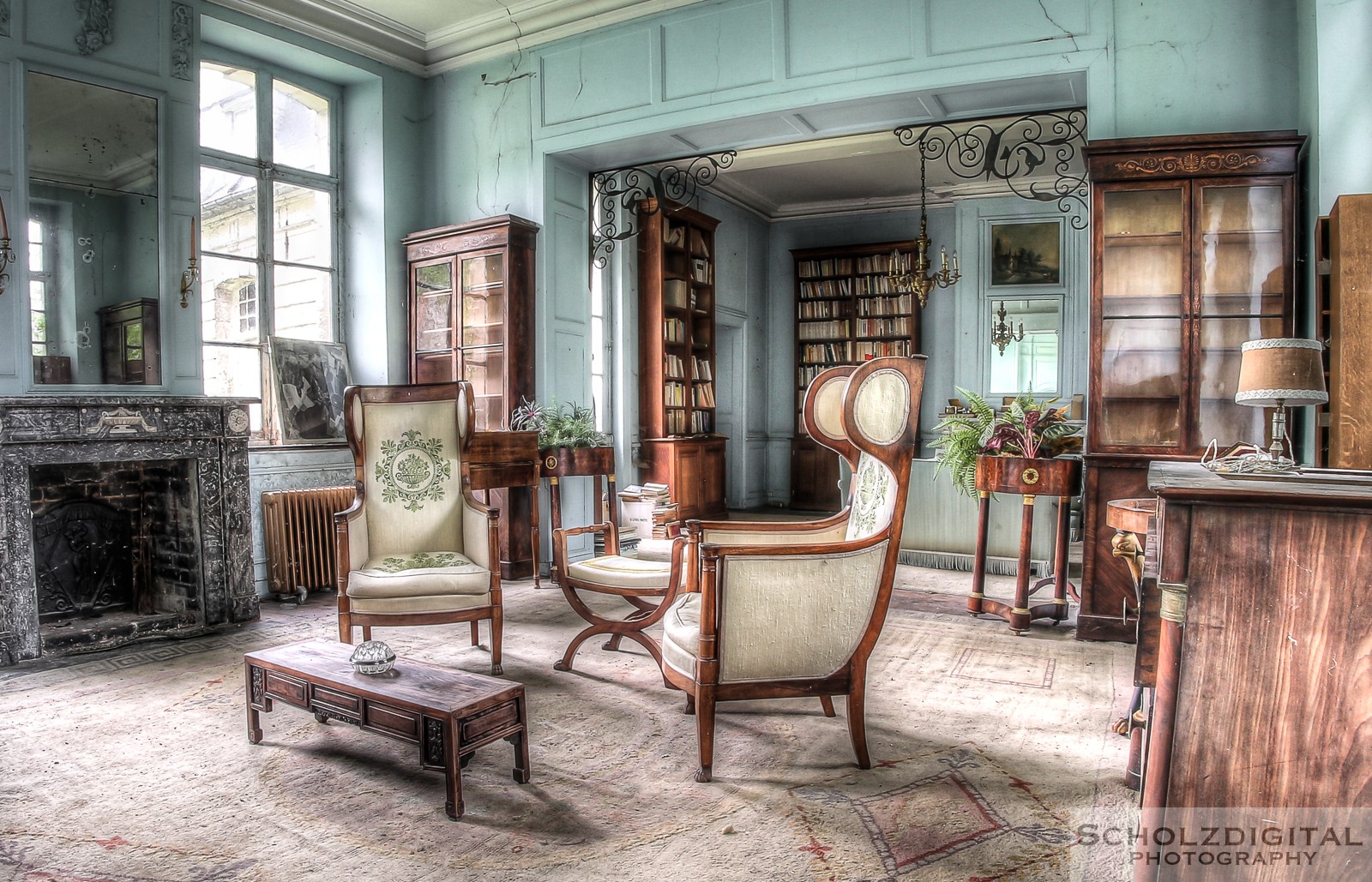 Urbex Lost Place Frankreich Blue Castle Chateau des livres fotorunner abandoned