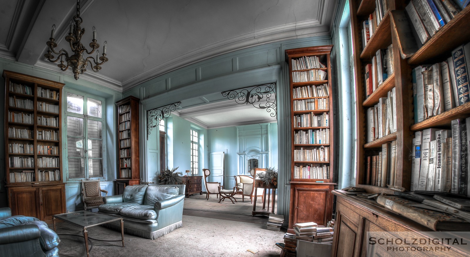 Urbex Lost Place Frankreich Blue Castle Chateau des livres fotorunner abandoned