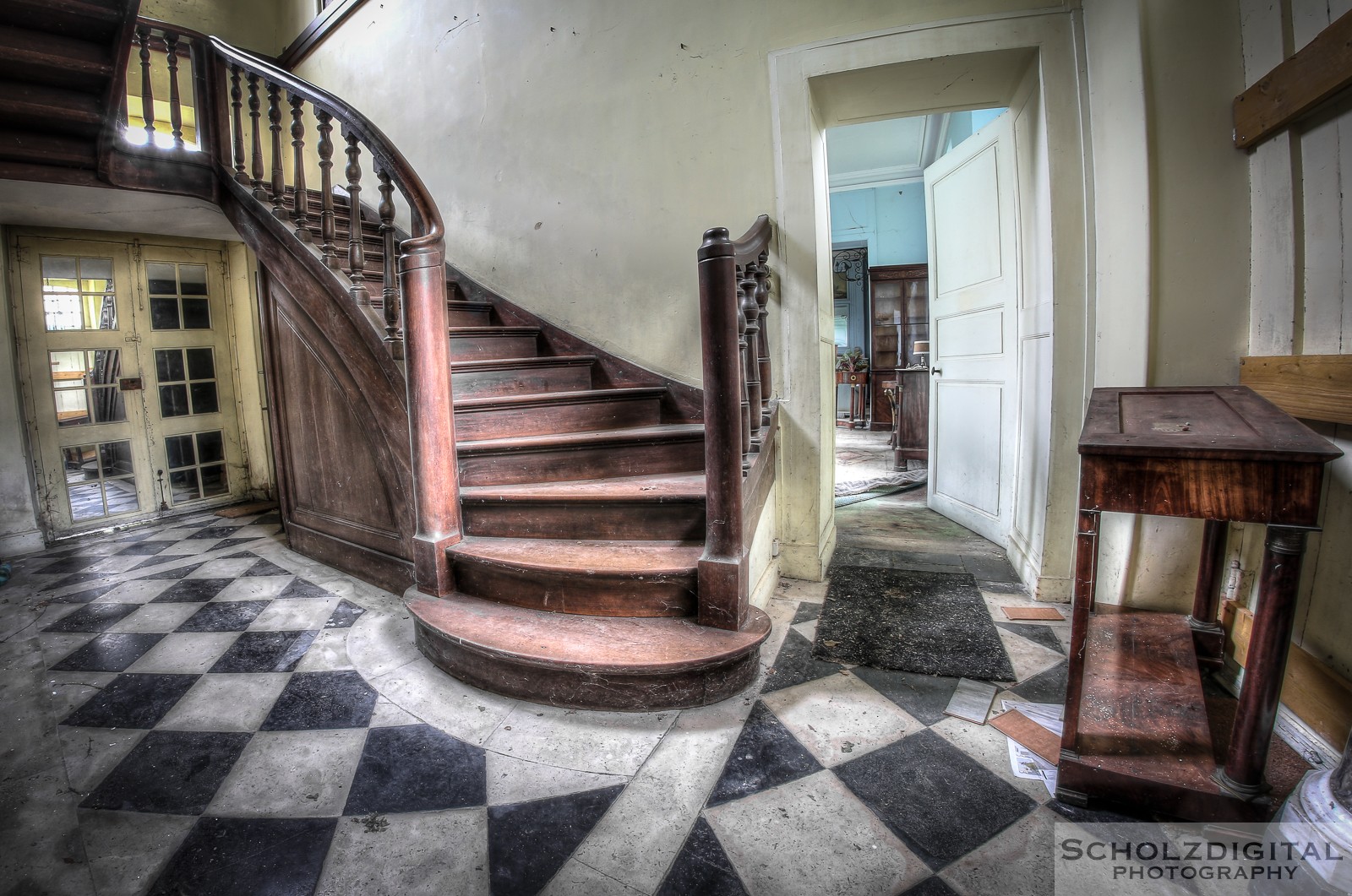 Urbex Lost Place Frankreich Blue Castle Chateau des livres fotorunner abandoned