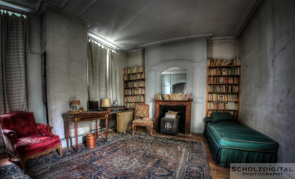 Urbex Lost Place Frankreich Blue Castle Chateau des livres fotorunner abandoned