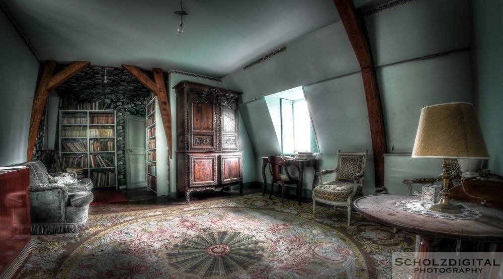 Urbex Lost Place Frankreich Blue Castle Chateau des livres fotorunner abandoned