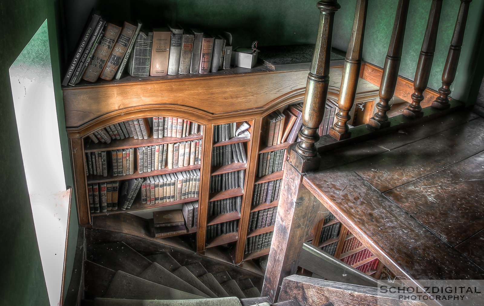 Urbex Lost Place Frankreich Blue Castle Chateau des livres fotorunner abandoned