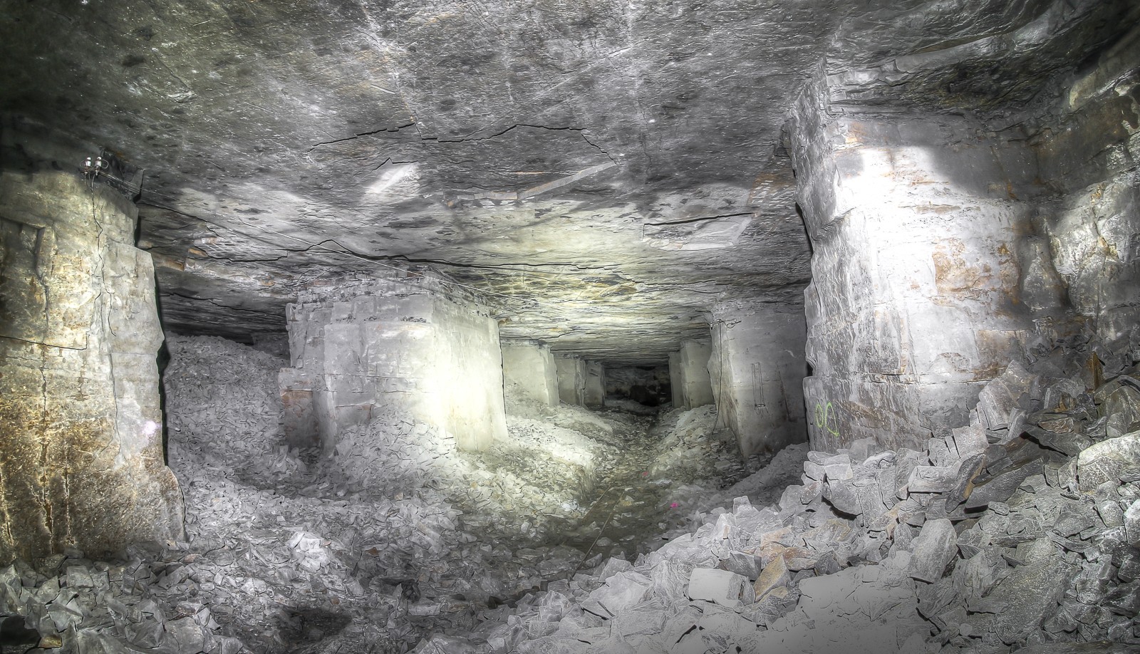 Indiana Jones Bergwerk verlassene Mine in Belgien Urban exploration