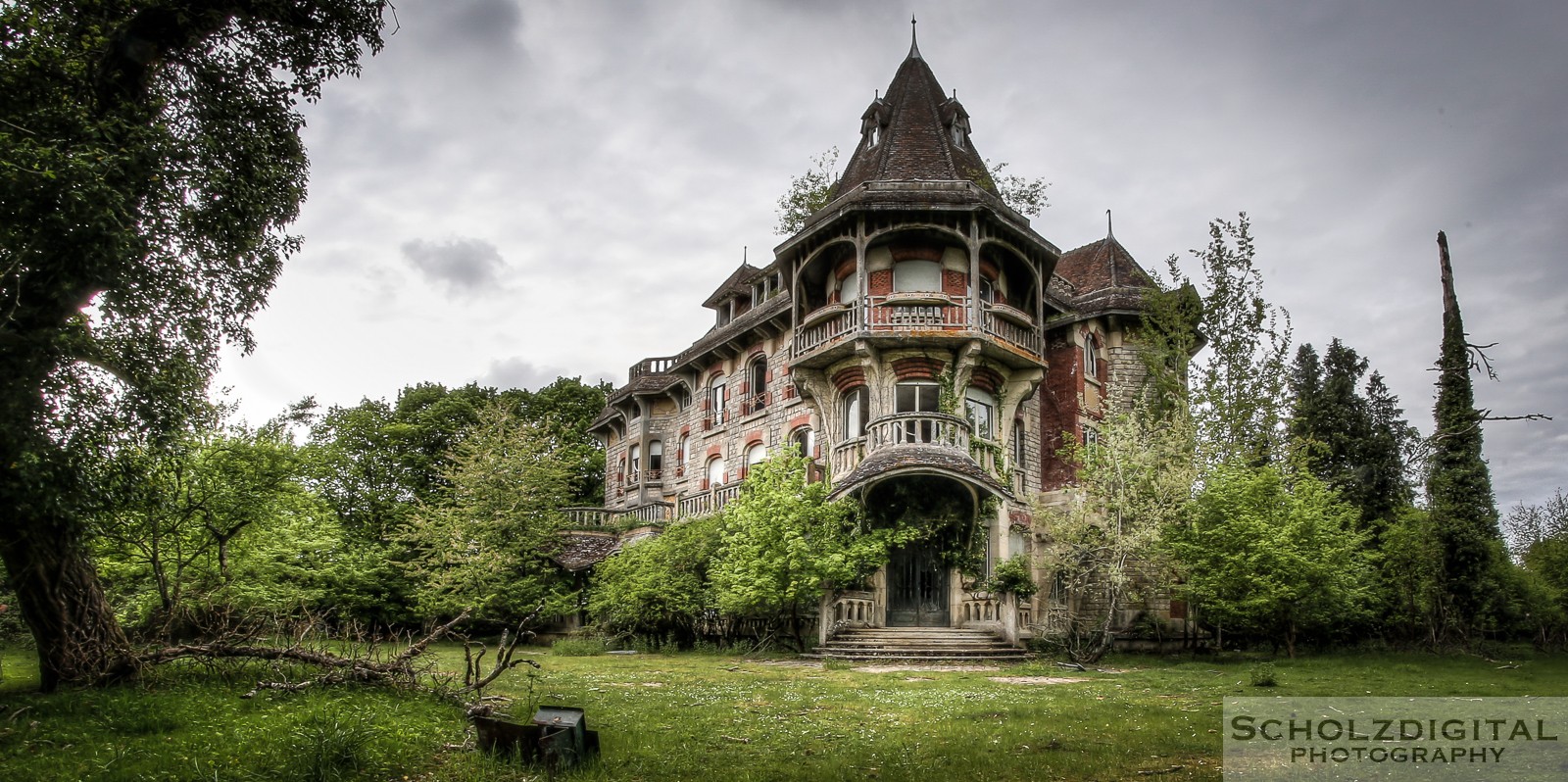 Manoir Colimacon Urbex France Urbex frankreich Lost Place verlassenes Chateau in Frankreich